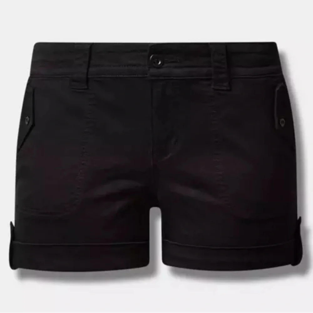 Torrid 3.5 Inch Military Stretch Twill Mid-Rise Short S 20/ 2X